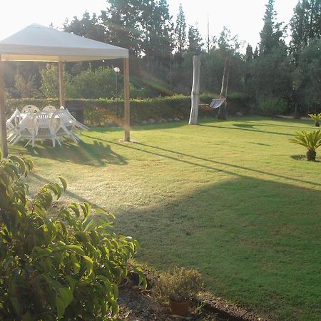 Bed and Breakfast Al Sole Di Pula Exterior foto