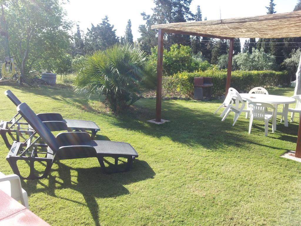 Bed and Breakfast Al Sole Di Pula Exterior foto