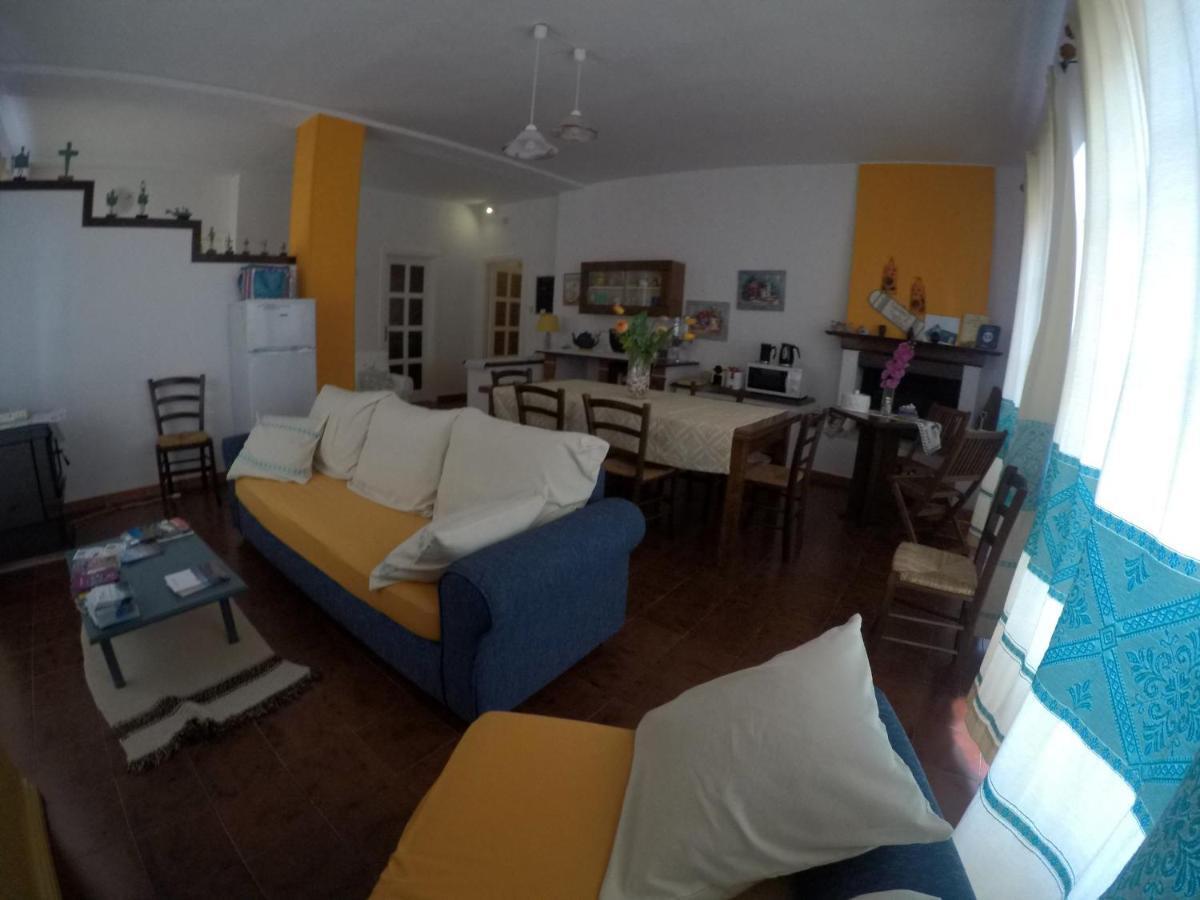 Bed and Breakfast Al Sole Di Pula Exterior foto