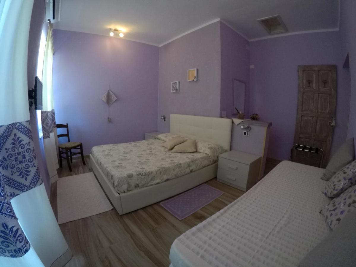 Bed and Breakfast Al Sole Di Pula Exterior foto